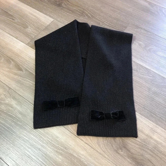Kate Spade New York Grosgrain Bow Muffler Knit Scarf Black With Black Velvet Bow - Picture 2 of 6